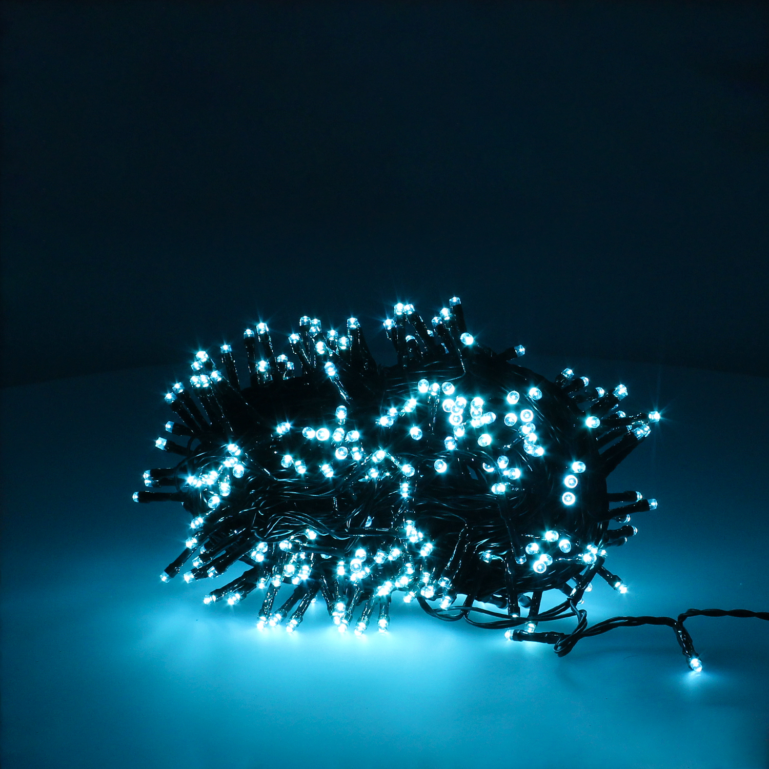 Luz Navidad Led Blanco Calido: 300 luces, 18m, perfectas para árboles de 150/180 cm. Potencia tu decoración con un resplandor acogedor. ¡Ilumina tu navidad!