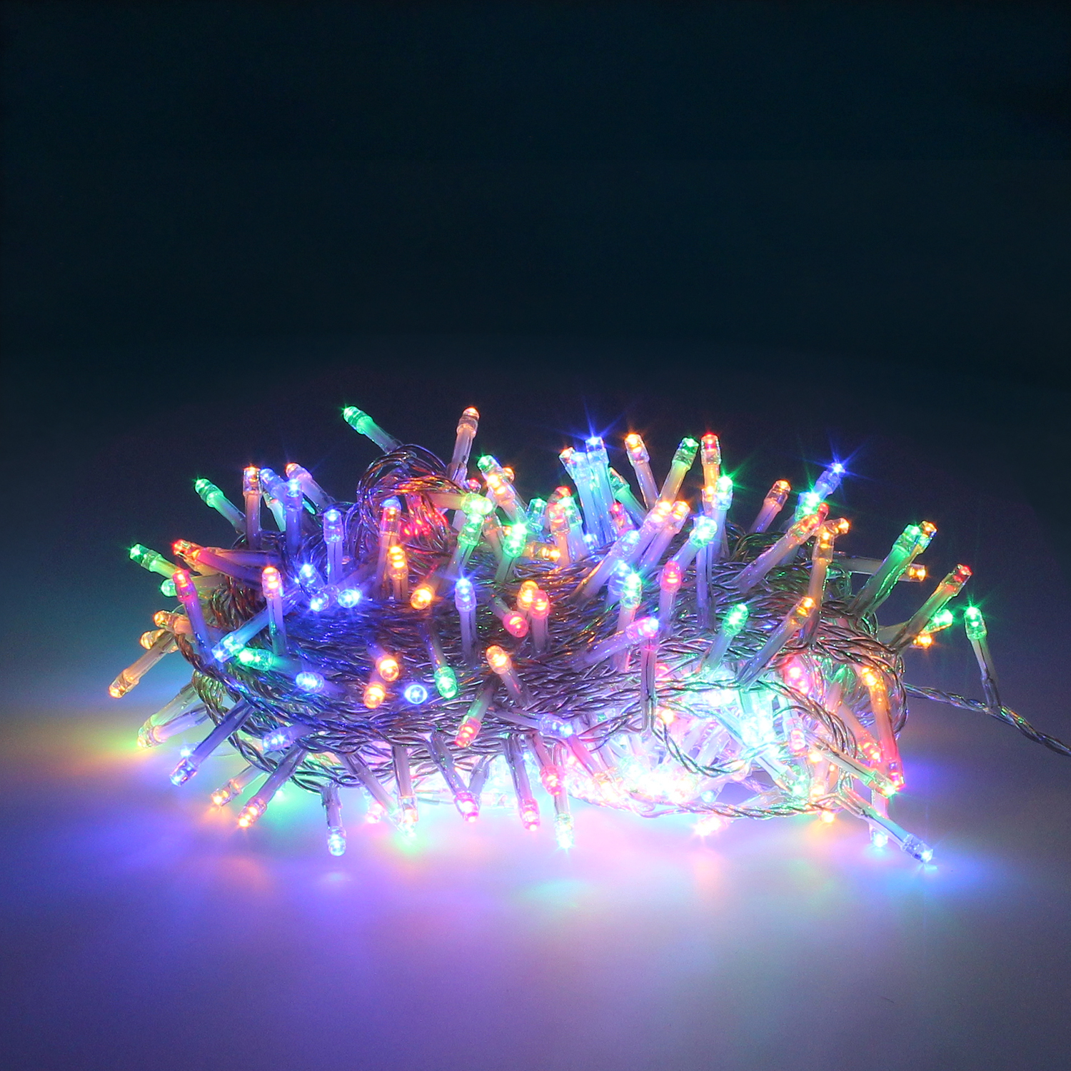 Vive la magia navideña con nuestras Luces LED Multicolor: 300 luces, 18m, ideales para árboles de 150/180 cm. ¡Crea un espectáculo luminoso!