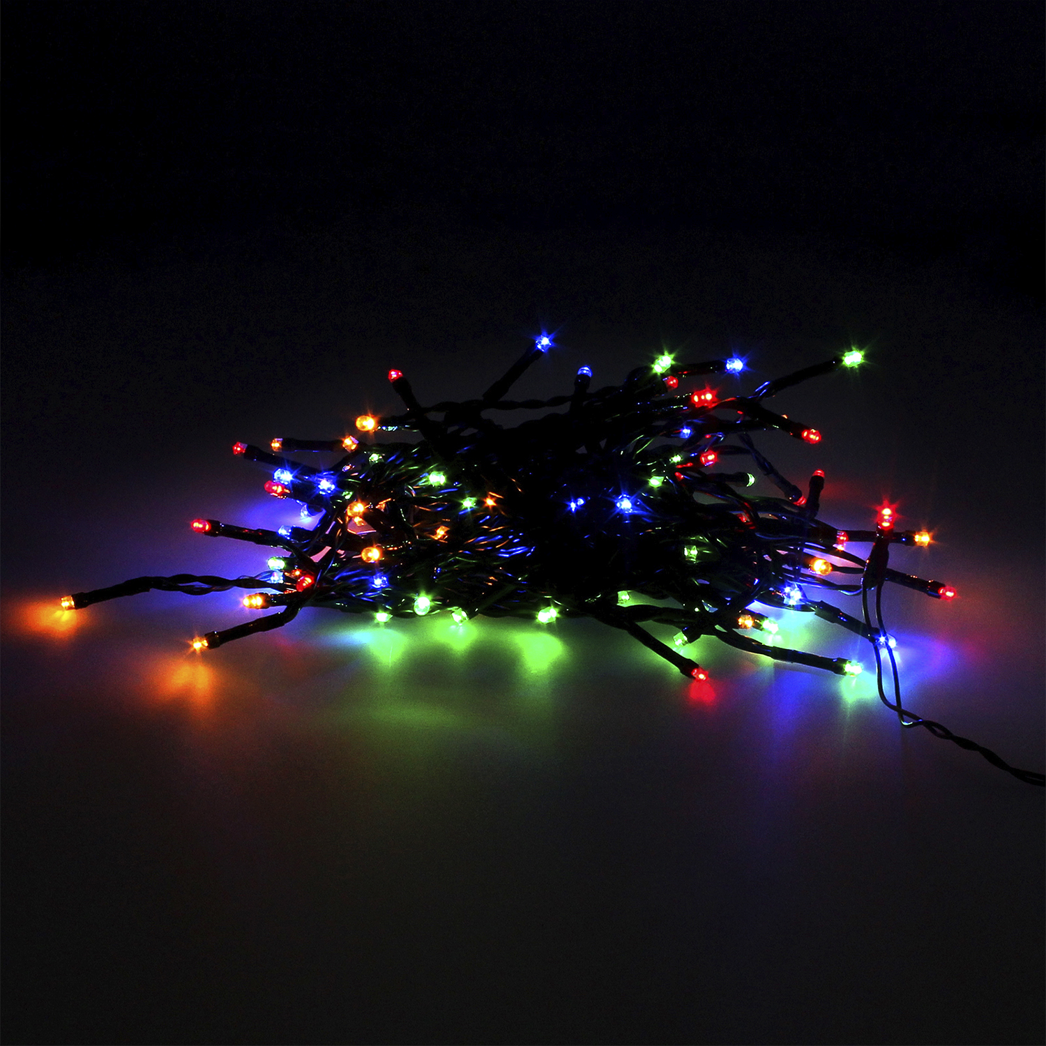 Ilumina con encanto tu Navidad con nuestras Luces LED Multicolor: 100 luces, 11m, para árboles de 120/150 cm. A pilas, IP44, con temporizador y 8 funciones. ¡Decora sin límites!