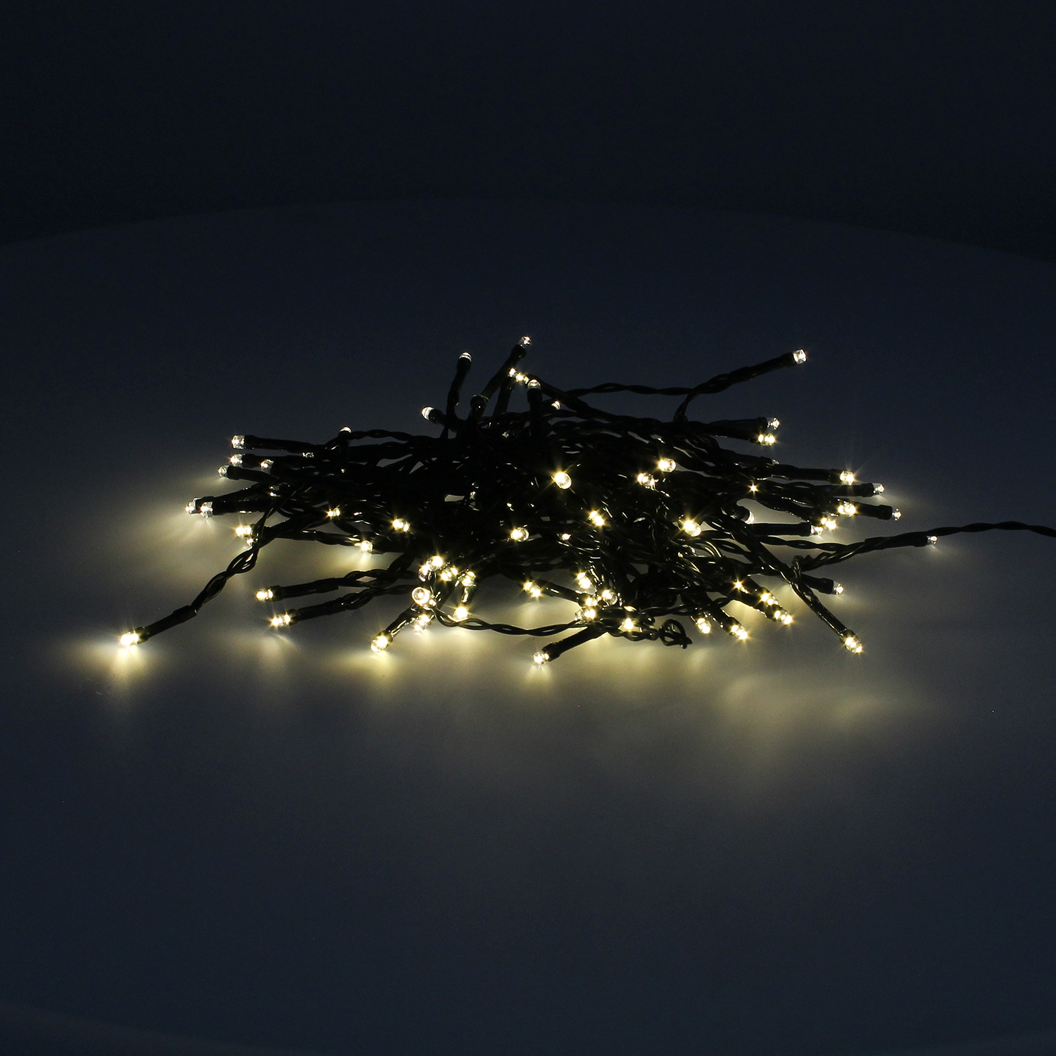 Ilumina tus fiestas con las Luces de Navidad LED Blanco Cálido: 100 luces, 11 metros, a pilas, ideal para árboles de 120/150 cm.